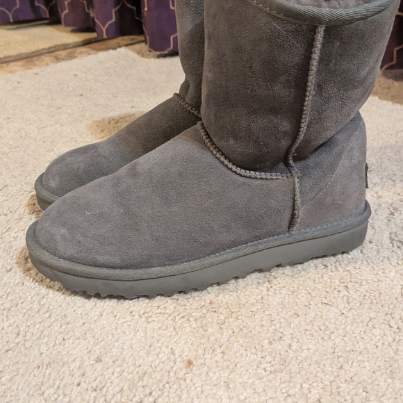 Ugg Gray Short Boots 8 Size - Picture 3 of 10